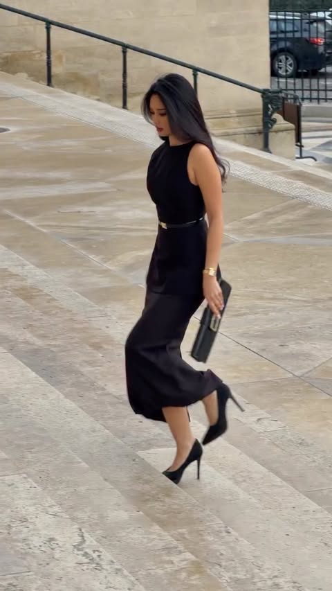 Instagram post by @jarinpat for Cosyisland. Caption reads: [...] the assignment. Linked in bio.....