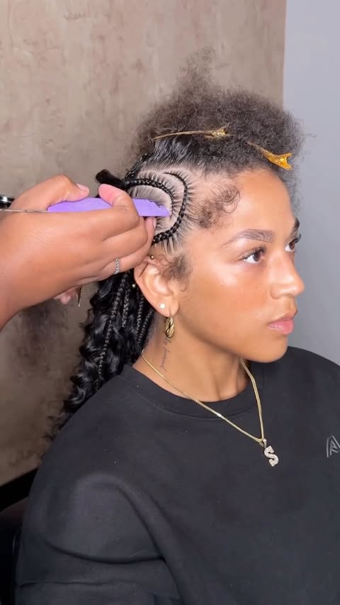 Instagram post by @essentialsummer for Creme of Nature. Caption reads: [...] my lil gymgirl hair hack 👀 I use Creme of....