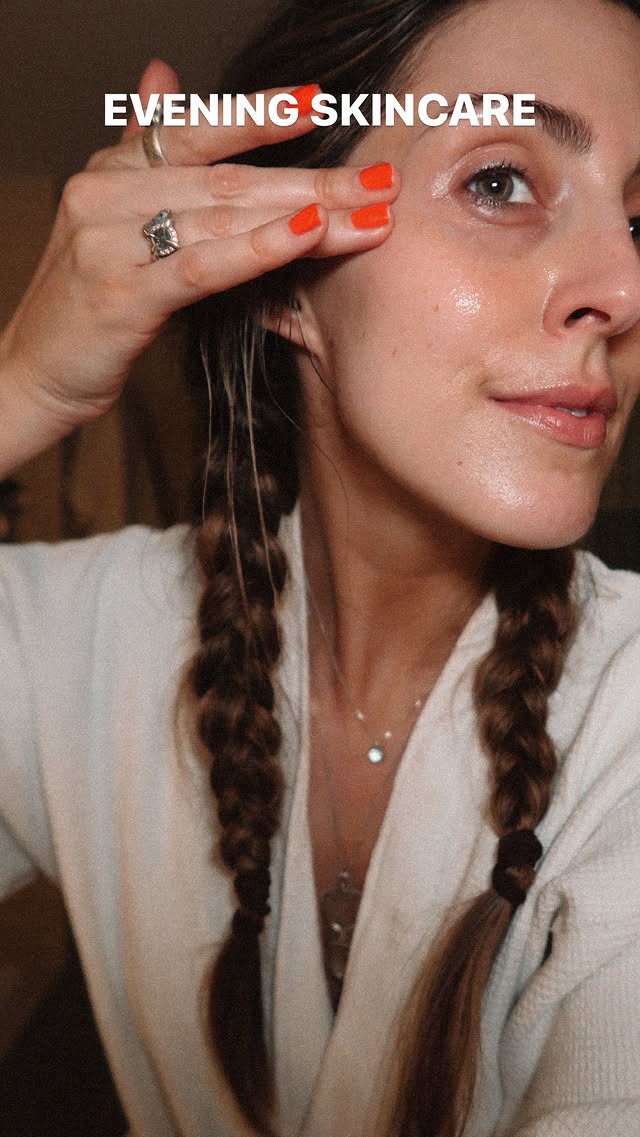 Instagram post by @emjedit for Balance Me Natural Skincare. Caption reads: Get ready for bed with meeeeeee ✨💫💦 Face BATHING....