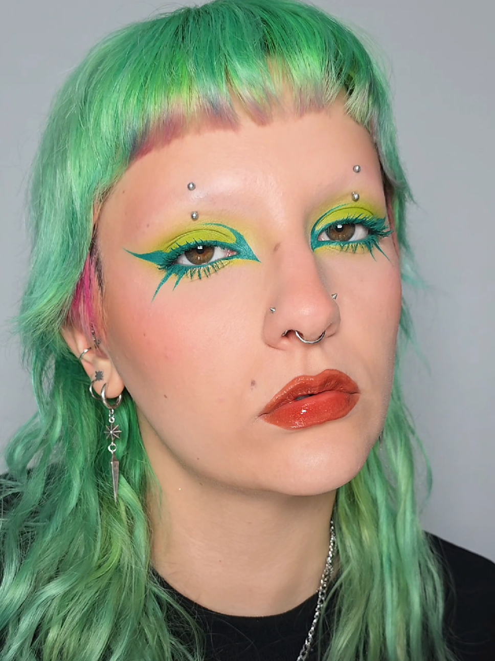 TikTok post by @nonamua for MADE BY MITCHELL. Caption reads: I'm obsessed with those colors 💚 Using :....