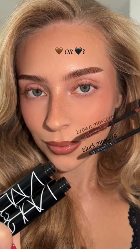 Instagram post by @lenkalul for Inglot. Caption reads: [...] in: Infamous Brown, Starstuck Black....