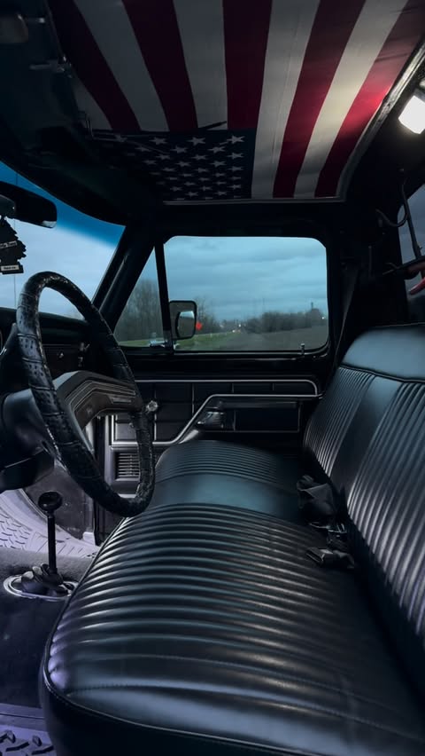 Instagram post by @twotonedentside for Lasfit. Caption reads: [...] looking forward to Friday… Love my #LasFit....