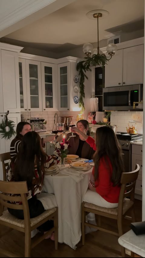 Instagram post by @mycityapartment for Lenox. Caption reads: [...] simple tablescape. Everything is from @lenox....