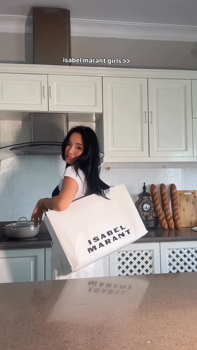 Instagram post by @xxeirazx for ISABEL MARANT. Caption reads: 👟.