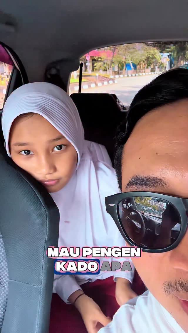 Instagram post by @nazilajan for AZARINE KIDS. Caption reads: [...] anak ❤️ Parfume mewah buat anak-anak....