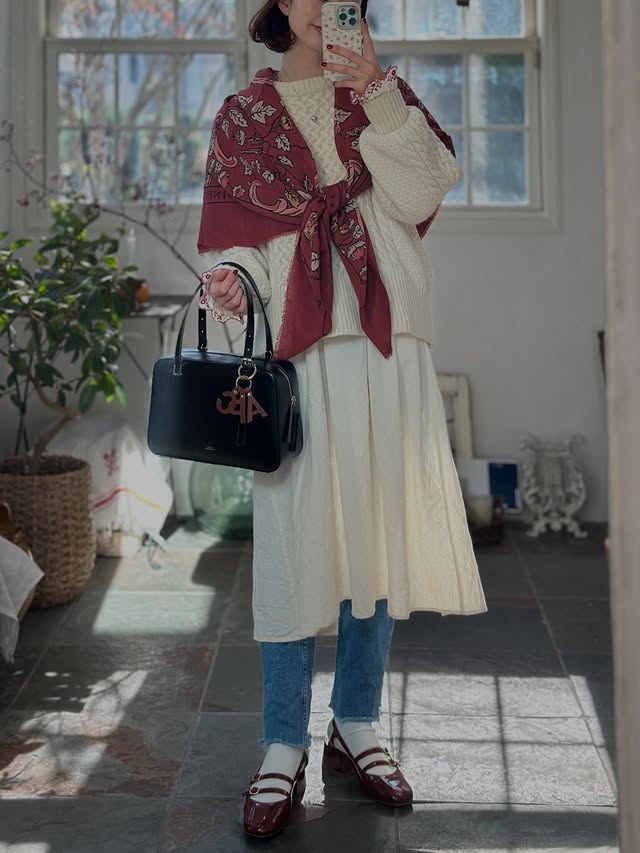 Instagram post by @chezmaaya for ana luisa. Caption reads: 今回は久しぶりに @analuisany のご紹介があります⚜️ かわいいだけじゃない、 [...].