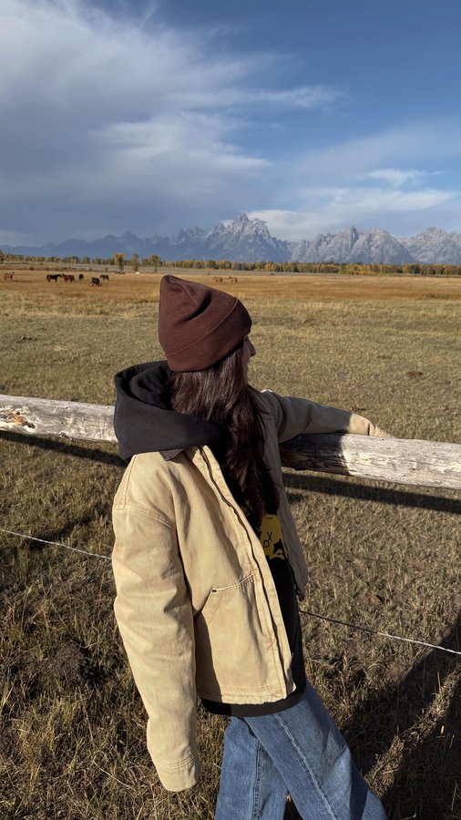 Instagram post by @beccahimsworth for TRUBAR. Caption reads: [...] best views and even better protein ⛰️....