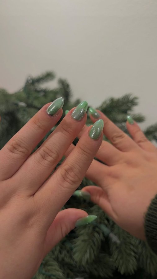 Instagram post by @baldiechi for Chillhouse. Caption reads: [...] Card to get 50% off any purchase at....