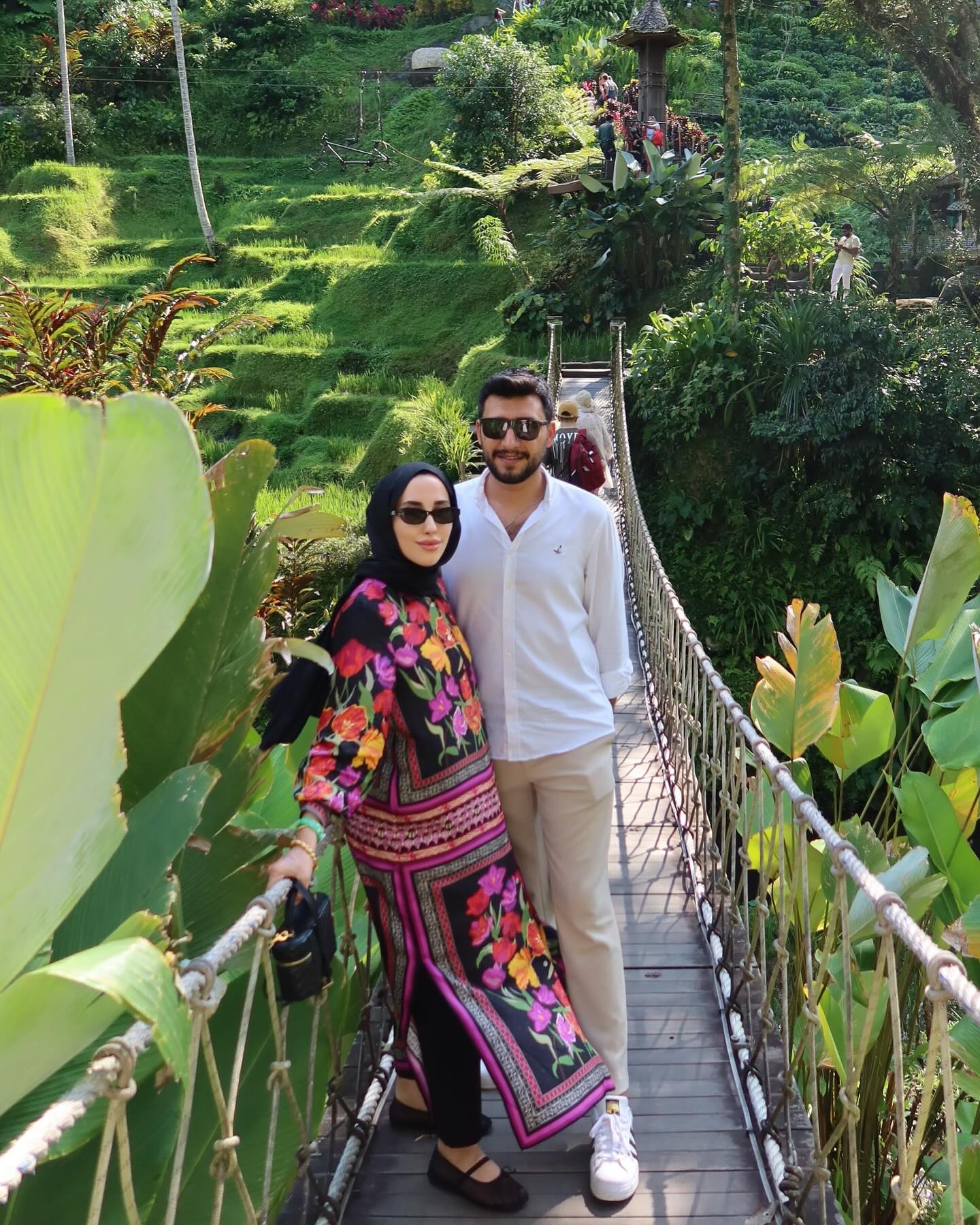 Instagram post by @seeymacoskunkoc for Imannoor. Caption reads: Day2 in Bali 🐚✨🌅 #reklam #tekparçaşıklık....