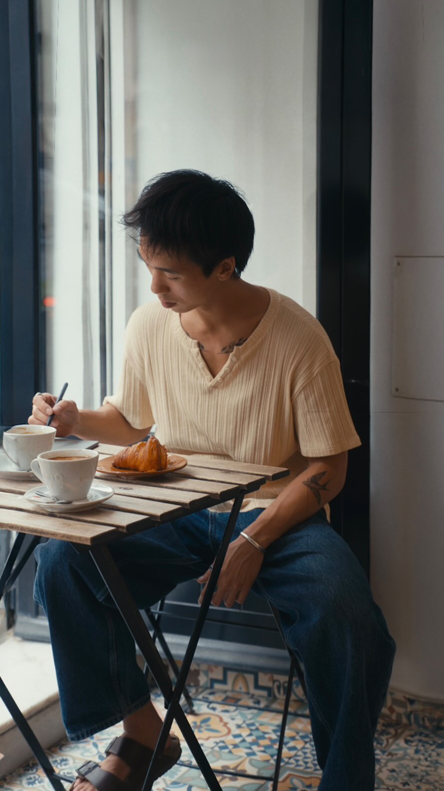 Instagram post by @ryantucreative for reMarkable. Caption reads: [...] my time in Lisbon writing with my....