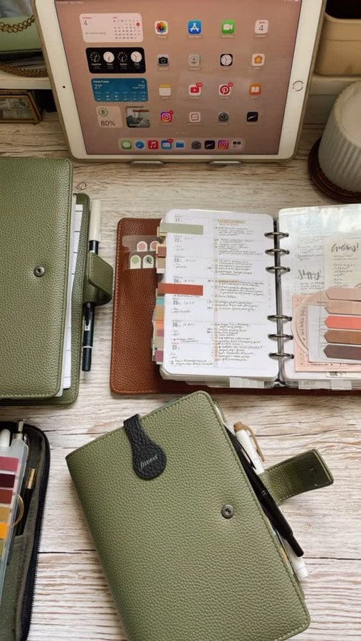 Instagram post by @marsiabramucci for Filofax. Caption reads: [edit: sorry for all the noise, I thought I added....