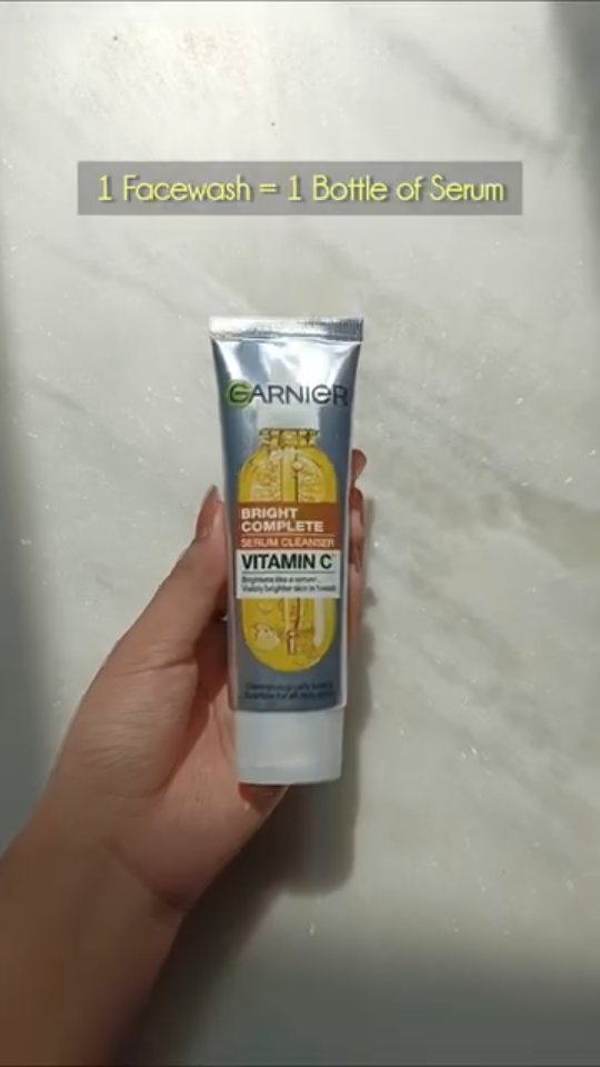 Instagram post by @kanchan_verma_25 for Smytten. Caption reads: [...] #Skincare #BrightIn1Wash #Ad 

@getsmytten....