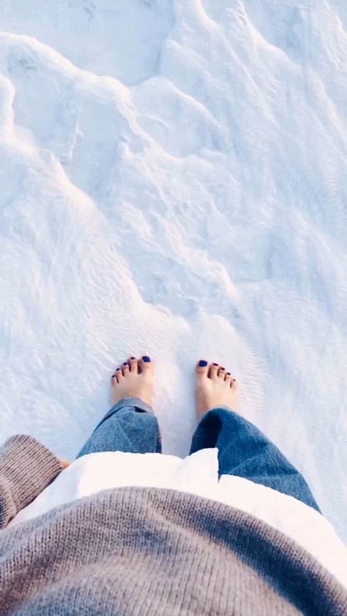 Instagram post by @anyasreviews for The Foot Collective. Caption reads: In this episode of Restore to Explore, Mac sits....