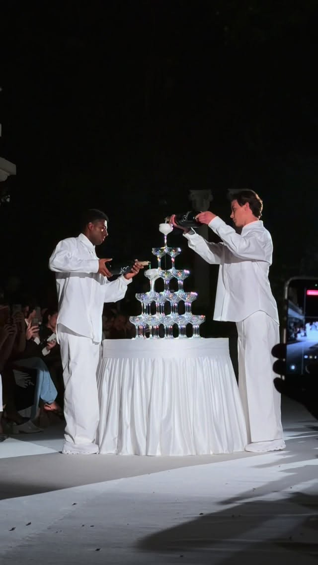 Instagram post by @malczewsk for Shop2gether. Caption reads: A convite do @shop2gether ontem fui ao desfile da....