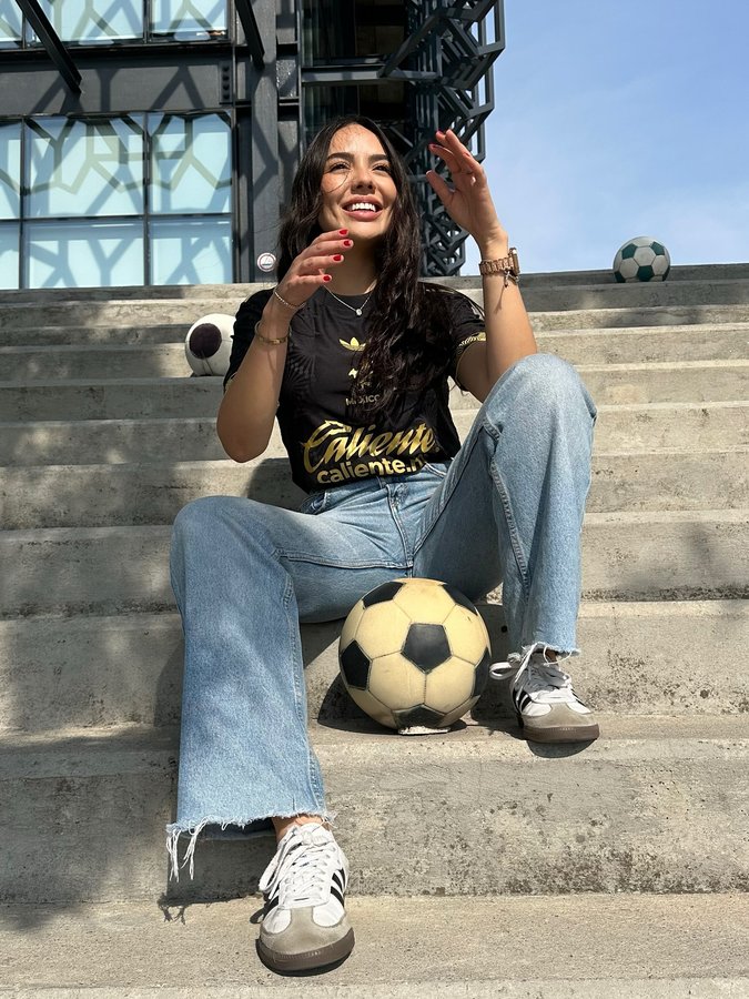 Instagram post by @melrivasr for Caliente.mx. Caption reads: .