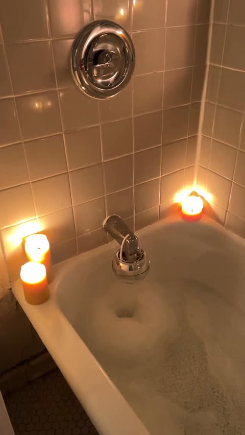 Instagram post by @sustainyrself for Babo Botanicals. Caption reads: [...] *super* sensitive skin so I’m using....