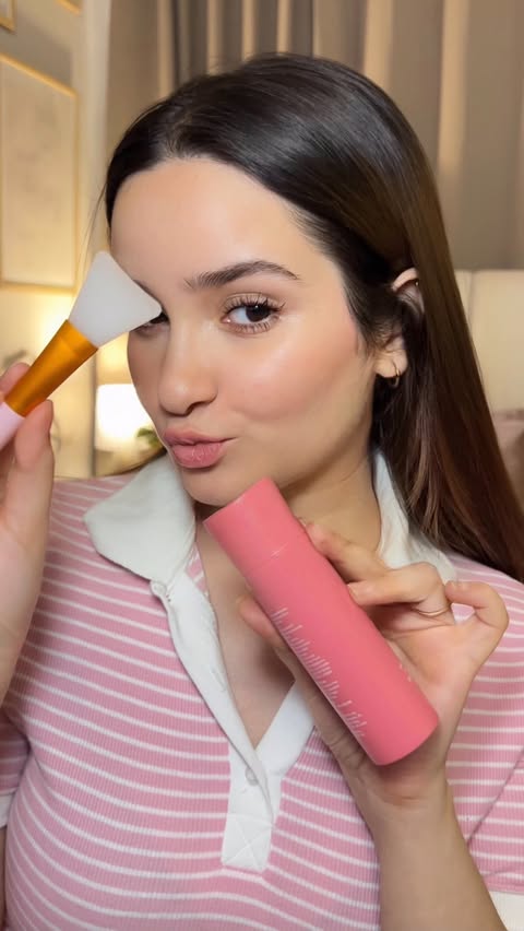 Instagram post by @shaleengulatii for ClayCo.. Caption reads: Bubble mask by @claycobeauty 🎀🫧 #trending #fyp....