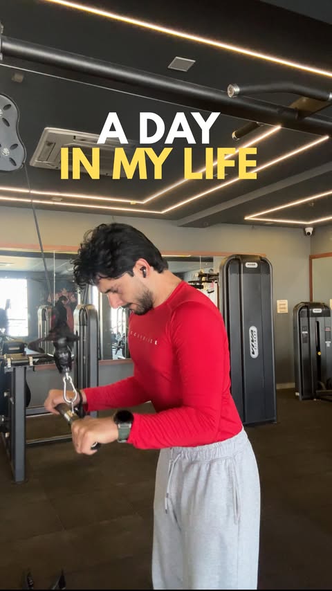 Instagram post by @hrithiksharmahr for MuscleBlaze. Caption reads: Comment LINK for details.
Rocky Road flavour that....