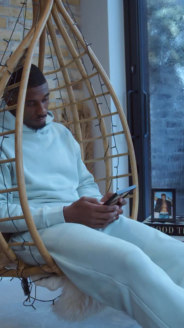 Instagram post by @oviesoko for Holland & Barrett. Caption reads: My mood rn is 🏝️☀️🤔🥶🫀

I’m locking in this....