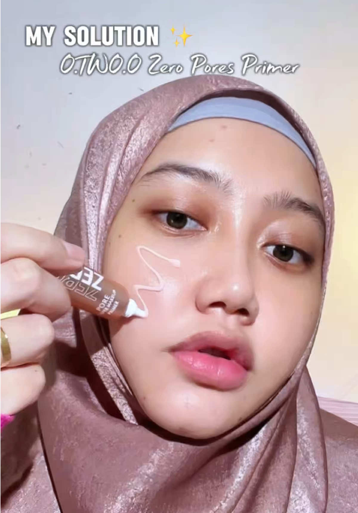 TikTok post by @aphrodite.ruby for OTWOO Indonesia. Caption reads: Ramadan but make it flawless ✨🌙 Prep with primer....