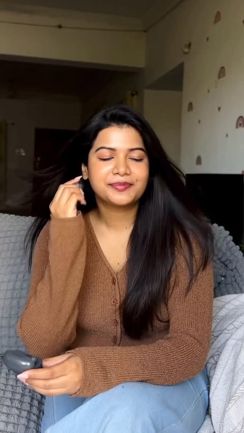 Instagram post by @goldienissy_ for Skullcandy. Caption reads: [...] thoughts? Sorted.
My escape? @skullcandy....