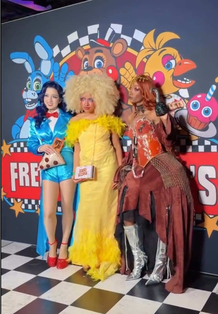 TikTok post by @earthsplanetcos for Universal Pictures. Caption reads: [...] @Five Nights at Freddy's Movie @Universal....