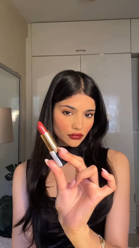 Instagram post by @musk4nsmt for Revlon. Caption reads: These super lustrous lipsticks from @revlon are my....