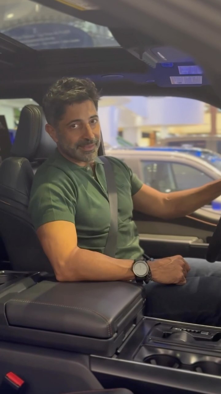 Instagram post by @elicayman for Ford Puerto Rico. Caption reads: #LosPapasDeLaAccion #fordpuertorico....