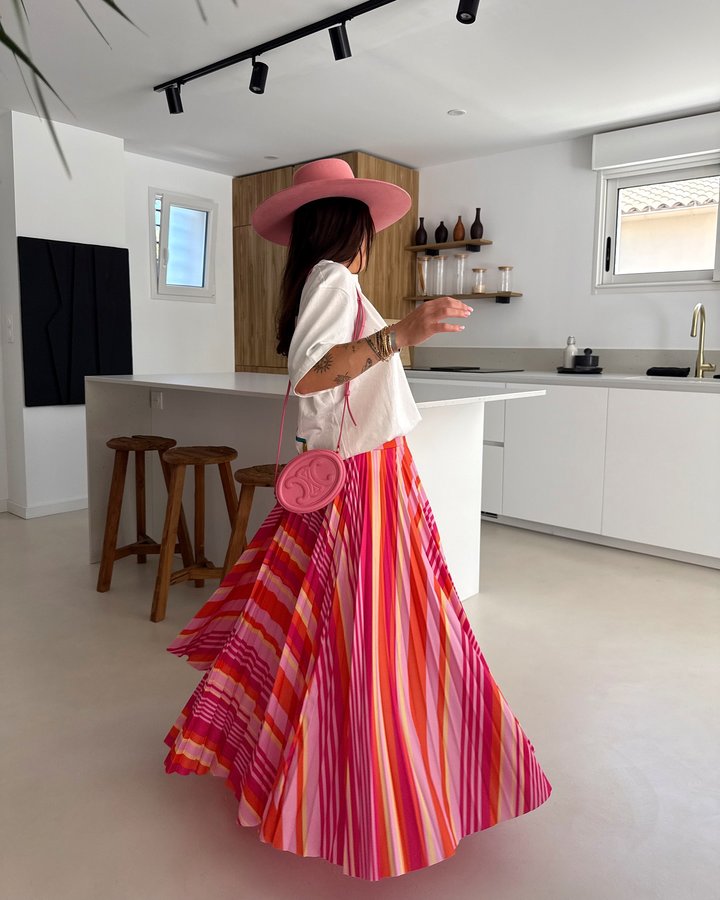 Instagram post by @montaineleb for Promod. Caption reads: Two outfits @promod : choose your favorite 🩷 or....