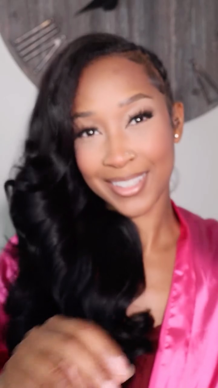 Instagram post by @amsrenee for Curlsqueen. Caption reads: [...] for like 2 months. I used 1.5 bundles of the....