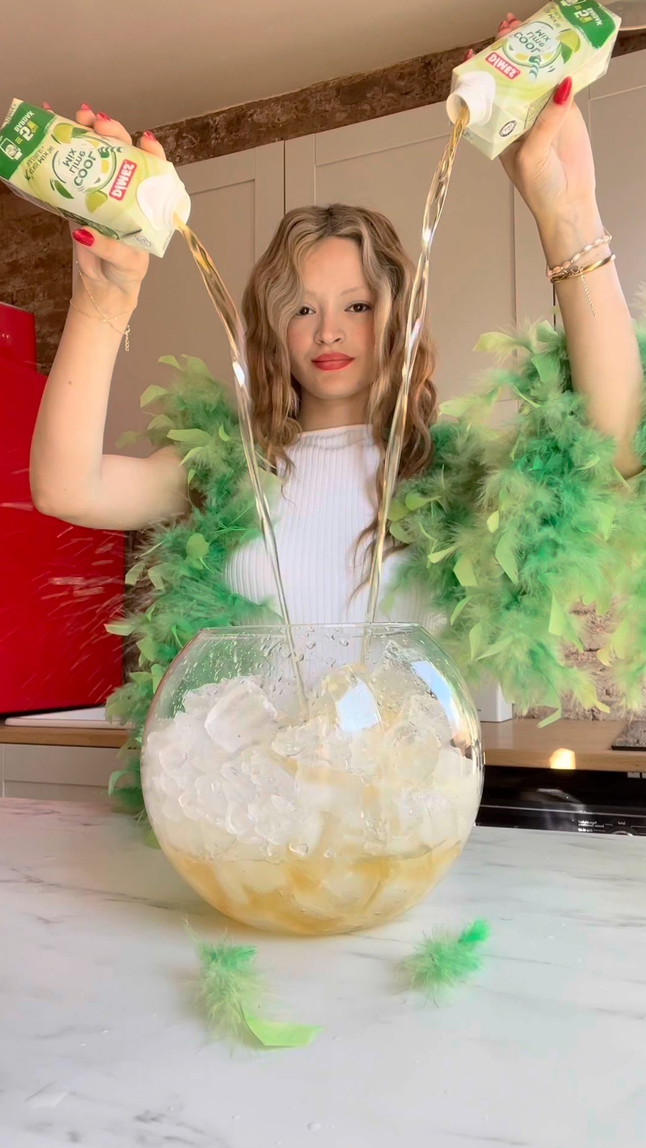 Instagram post by @balmmio for dimesclub. Caption reads: Bana bi büyük boy cool lime mix bebeğimmm 💚....