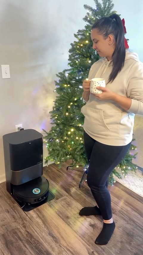 Instagram post by @dygu.ylldrm for Dreame. Caption reads: Life with a little one means messes happen fast —....