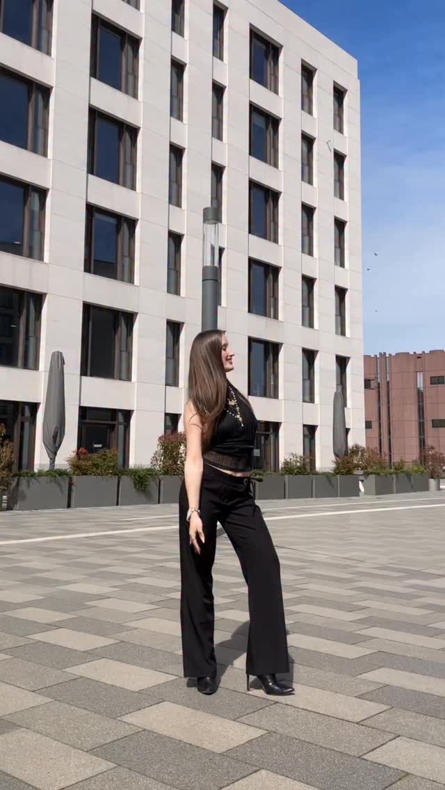 Instagram post by @_lili_wi for MOTEL. Caption reads: Full fit by @motelrocks 🖤✨ #motelrocks #dance....