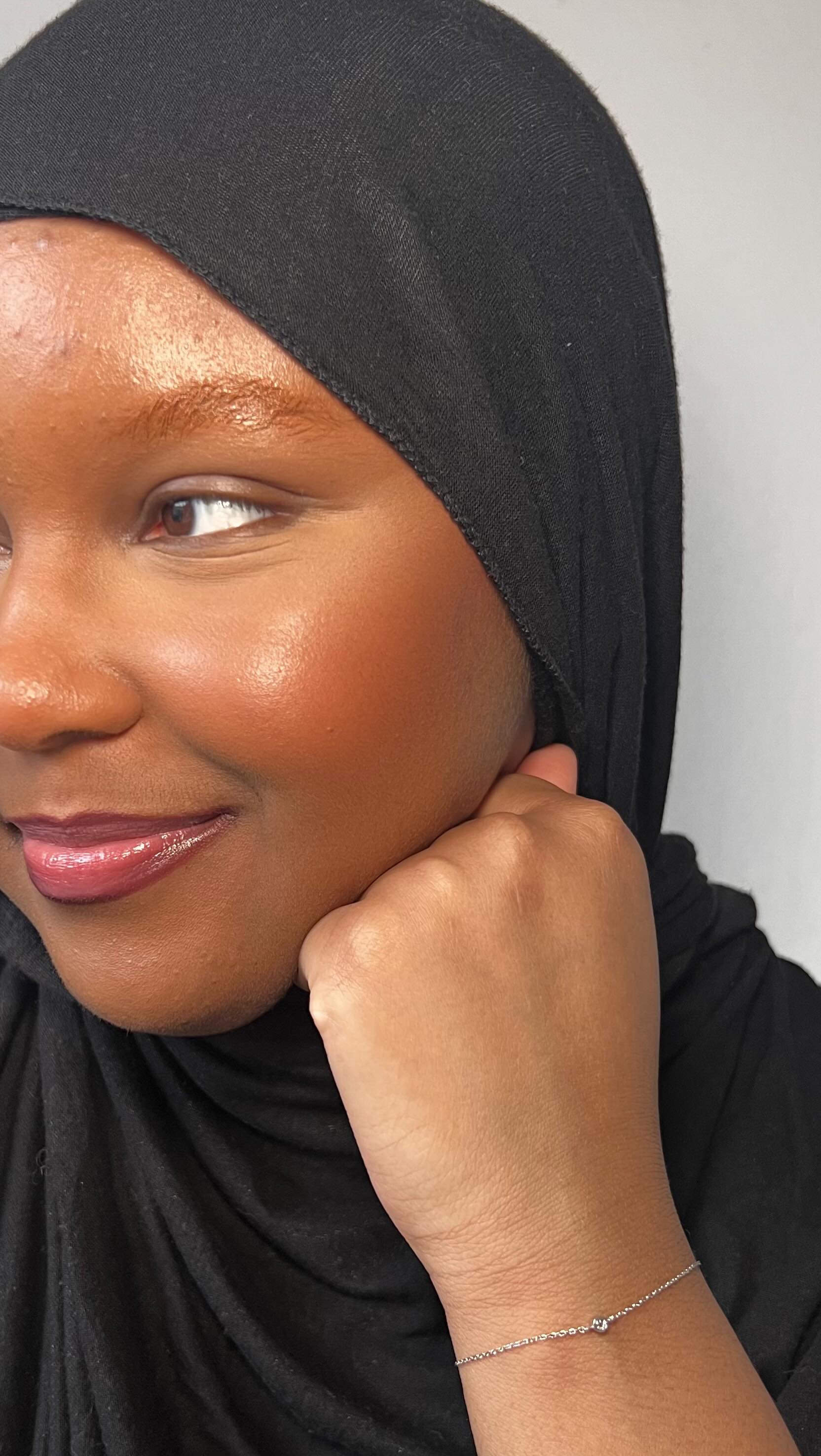 Instagram post by @nadayussuf for AKIND. Caption reads: [...] loving this delicate piece from @wearakind –....