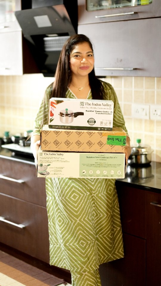 Instagram post by @mummy_babyjiyansh for The Indus Valley. Caption reads: Let’s be honest — healthy food needs healthy....