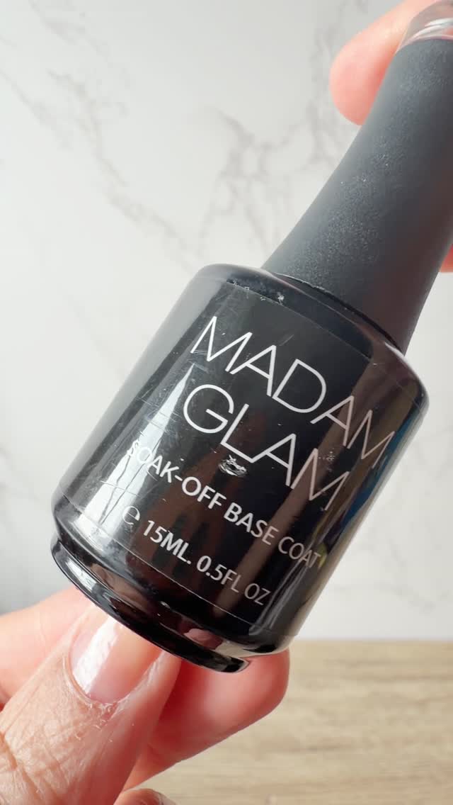 Instagram post by @lia.beautyuk for Madam Glam. Caption reads: [...] for 40% off your entire order 🎉 #ad....
