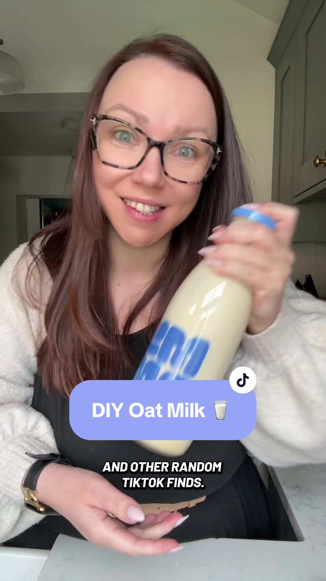 TikTok post by @lady_.gb for MYOM. Caption reads: [...] #oatdrink #dairyfree #lowSugar @myomshop.