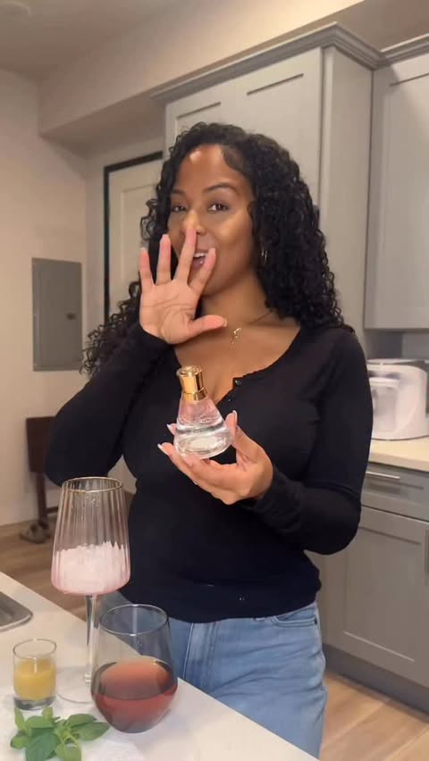 Instagram post by @yanira for Good Chemistry. Caption reads: [...] feel good vibes, and a @lovegoodchemistry....