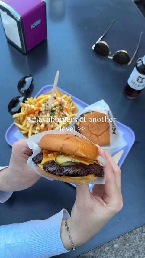 Instagram post by @viennafoodguide for 25hours Hotels. Caption reads: News alert for Burger lovers! At Kvetch at 25hours....