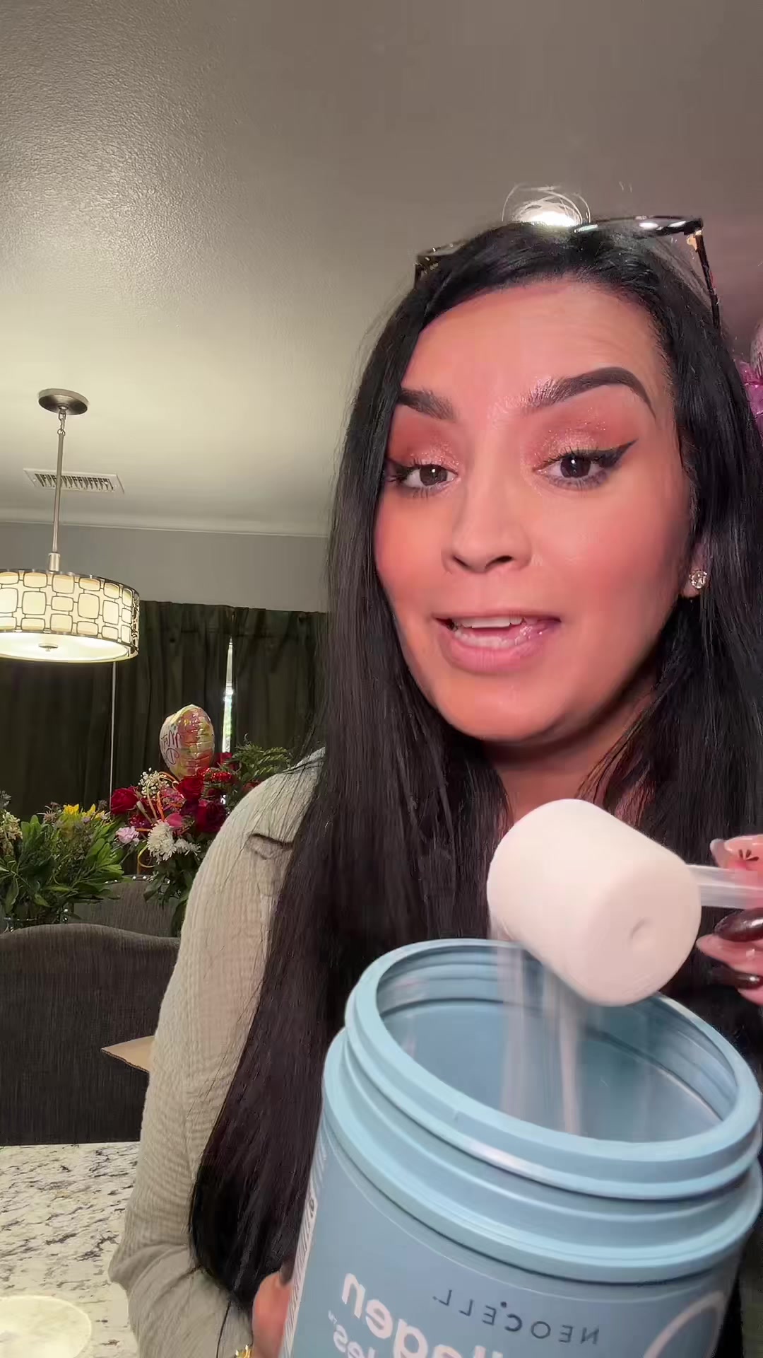 TikTok post by @paseleshop for NeoCell. Caption reads: [...] 𝓓𝓪𝓷𝓲𝓮𝓵𝓪🫶🏻TTKFINDS #collagen....