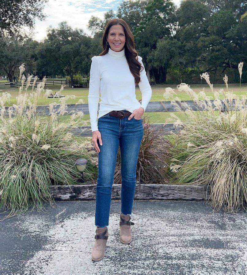 Instagram post by @emilysarmo for Gibsonlook. Caption reads: “My ideal daily winter look would be a pair of....