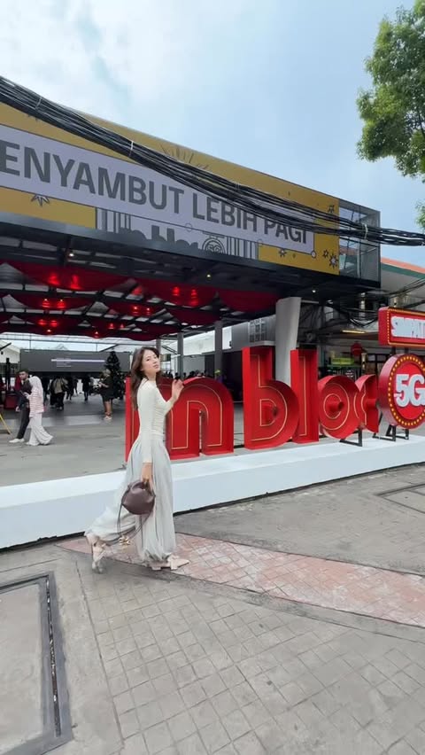 Instagram post by @nadyasyanindita for Yamaha Motor. Caption reads: weekend kali ini ke M Bloc Space, ternyata ada....