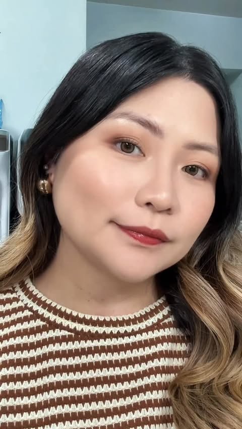 Instagram post by @fun_fearless_beauty for Hourglass Cosmetics. Caption reads: A little glam before the Christmas shenanigans....