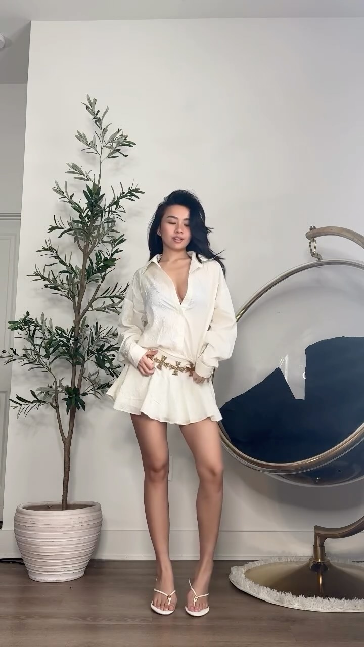 Instagram post by @victrxia for 12th Tribe. Caption reads: This is giving vacay yes no ? 🌴✨

Dress is linked....