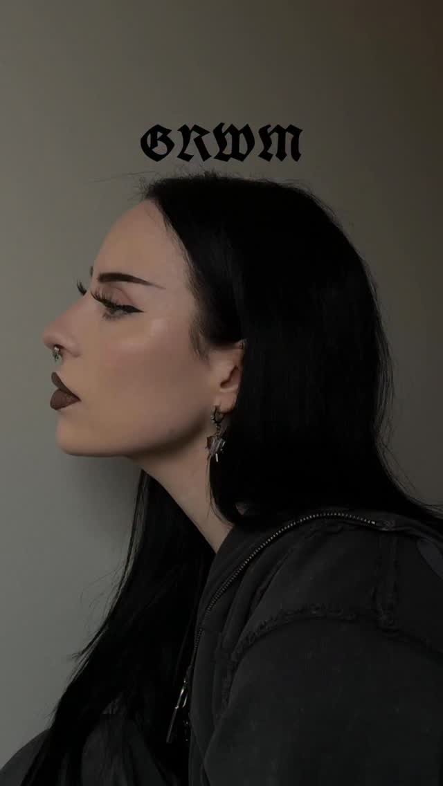 Instagram post by @itslilypod for Sukin Natural Skincare. Caption reads: During the day they let me out with the others 🐰....