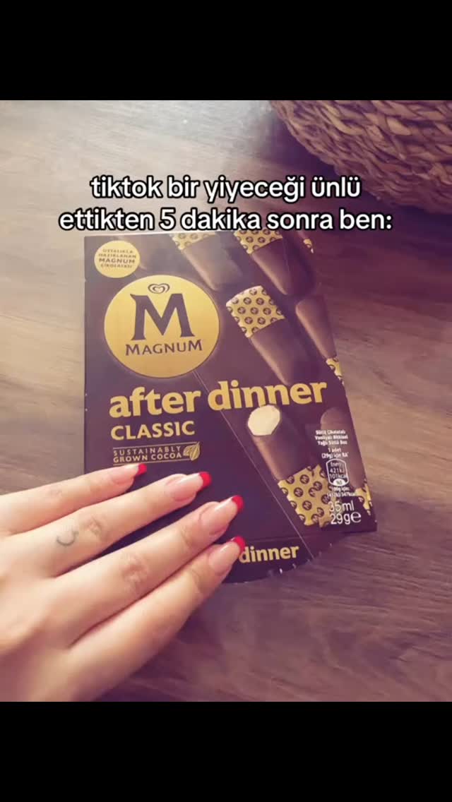 Instagram post by @saturnblogunuz for Magnum Ice Cream. Caption reads: Kimler böyle 🤭🤭
Cr:iremelerr
.
.
#gratisindirimi....