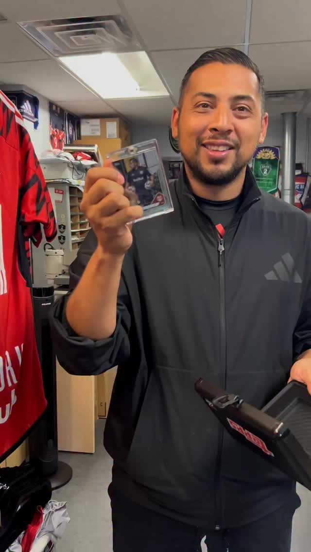 Instagram post by @newyorkredbulls for Topps. Caption reads: 𝗦𝗼𝘂𝗿𝗰𝗲𝘀 𝗰𝗼𝗻𝗳𝗶𝗿𝗺: 𝗵𝗲’𝘀 𝘀𝘁𝗶𝗹𝗹....