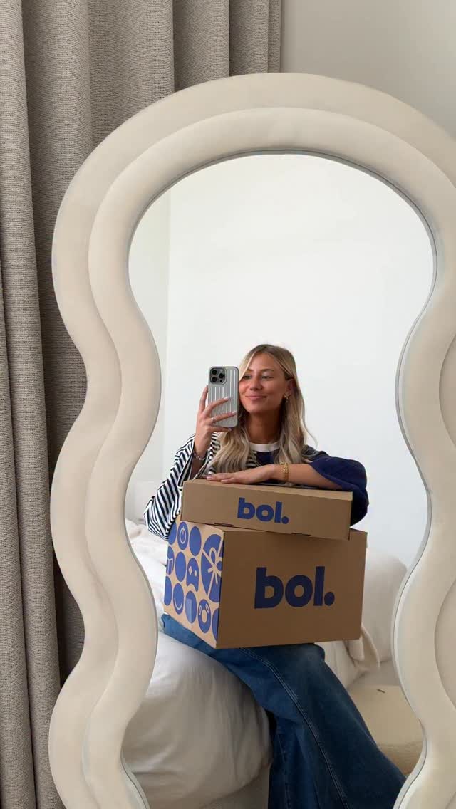 Instagram post by @celinevanouytsel for bol. Caption reads: [...] worden met home deco van @bol.lifestyle . Al....