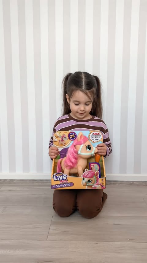 Instagram post by @_theharrishouse for Moose Toys. Caption reads: [...] #littlelivepets #mywalkingpony #moose....