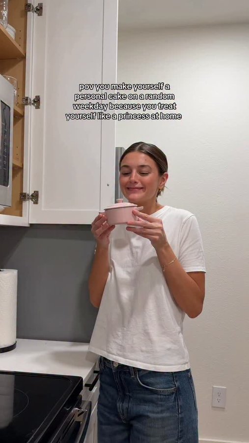 Instagram post by @georgiawellman for Le Creuset. Caption reads: I love treating myself! You don’t have to wait....